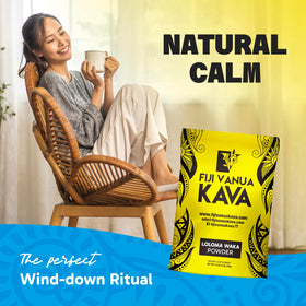 Poudre de kava Loloma Waka avec des ingrédients naturels en arrière-plan