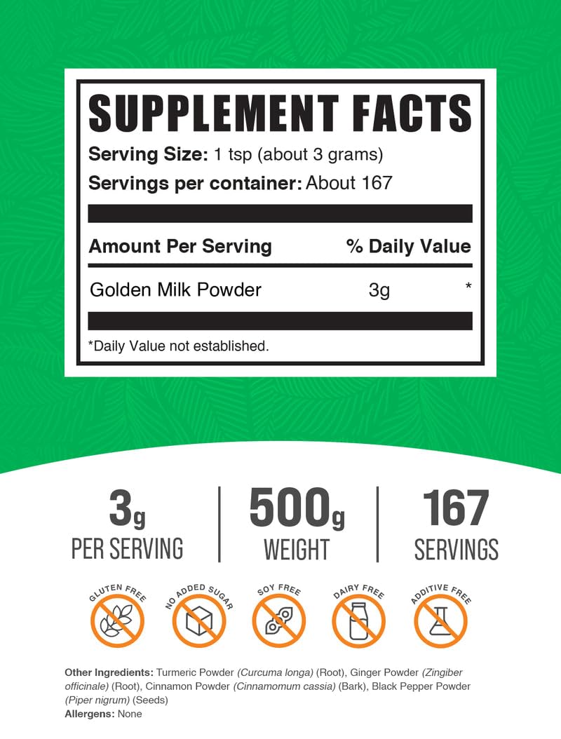 Poudre de Lait Doré BulkSupplements 500g dans un verre de boisson