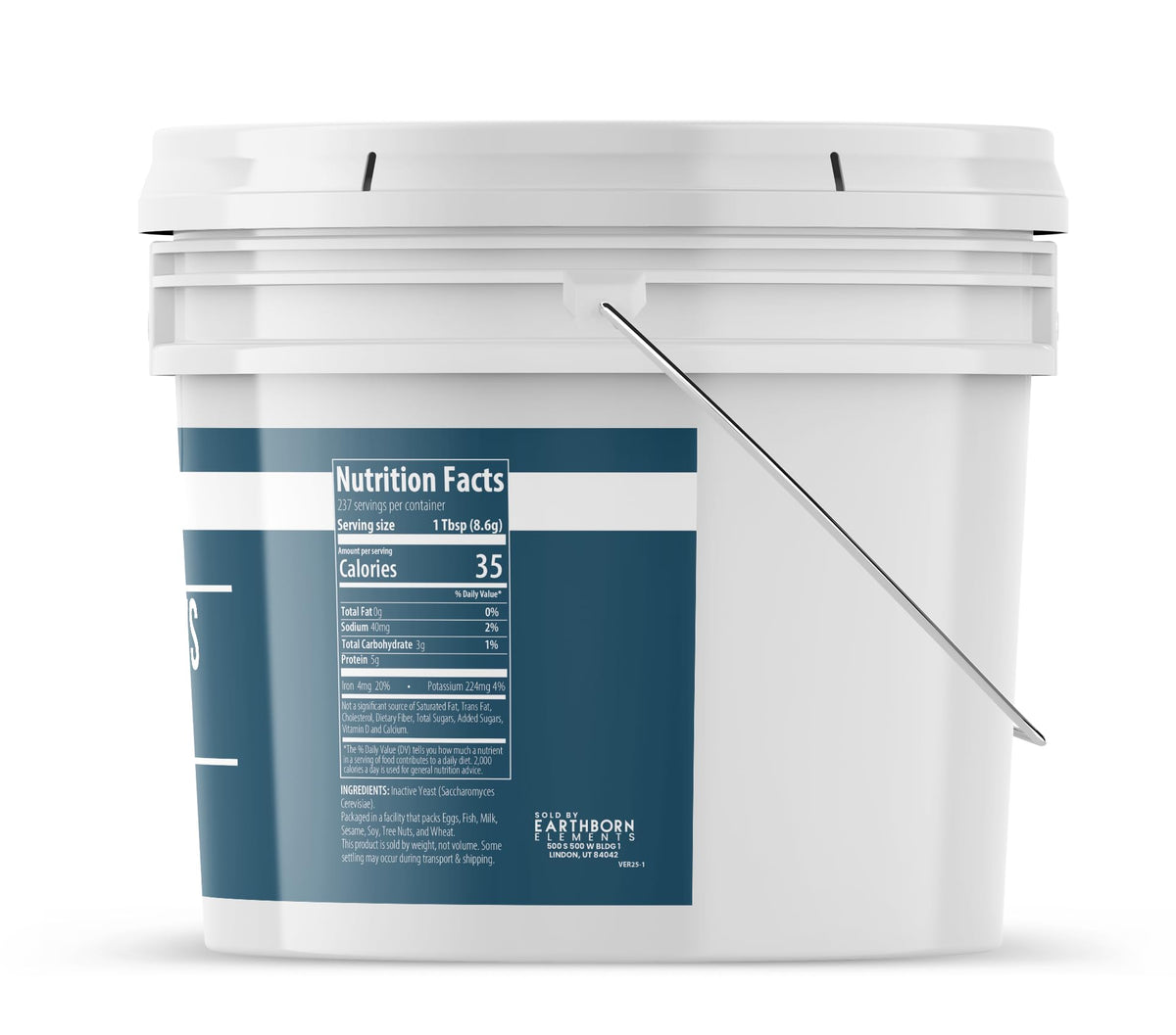 Poudre de levure de bière Earthborn Elements ajoutée à un smoothie