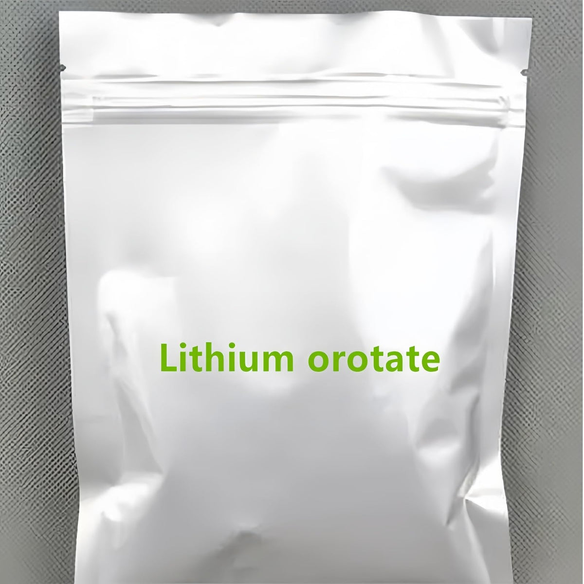 Poudre de Lithium Orotate HealthyFinds sur une cuillère