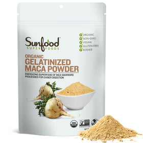 Poudre de maca Sunfood ajoutée dans un smoothie