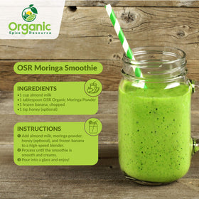 Poudre de Moringa ajoutée à un smoothie
