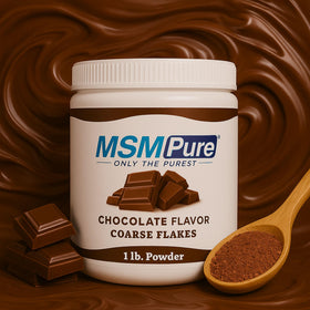 Poudre de MSM KALA HEALTH chocolat versée dans un verre d'eau