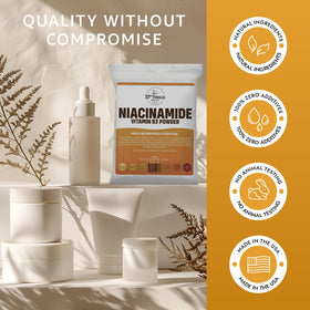 Poudre de Niacinamide sur une surface avec des ingrédients de soin