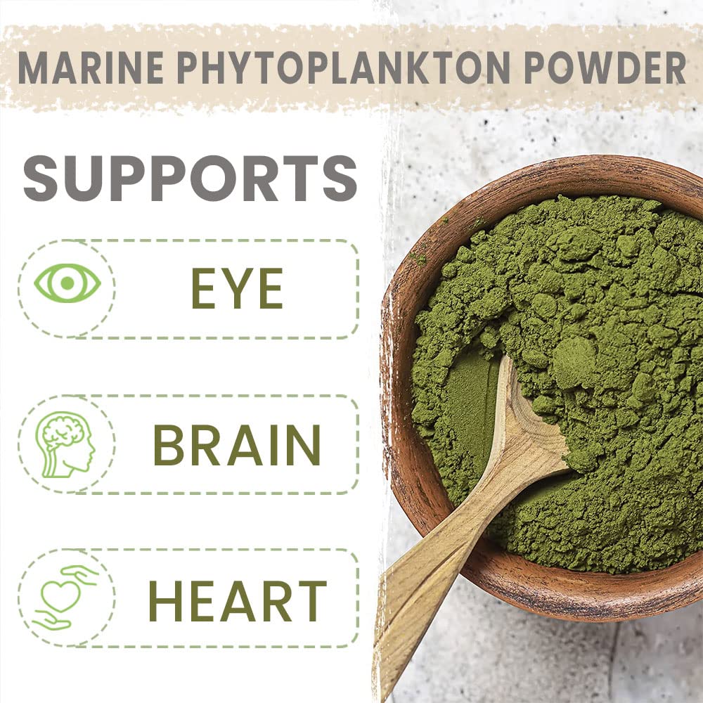Poudre de phytoplancton marin AKI ORGANIC ajoutée à un smoothie