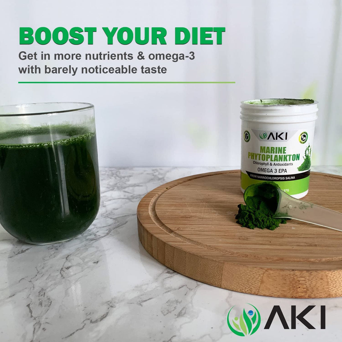 Poudre de phytoplancton marin AKI ORGANIC avec une cuillère