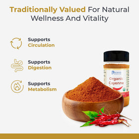 Poudre de piment de cayenne bio Premier Research Labs versée dans une cuillère