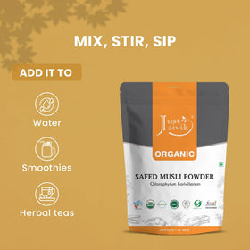 Poudre de Safed Musli Bio Just Jaivik sur une table en bois