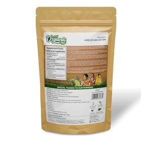Poudre de Shatavari ORGANIC ZING saupoudrée sur un smoothie
