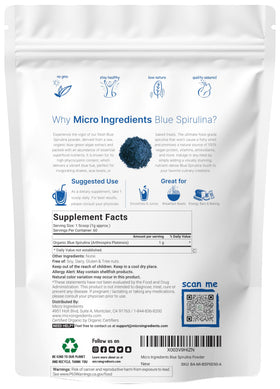 Poudre de spiruline bleue dans un bol avec cuillère