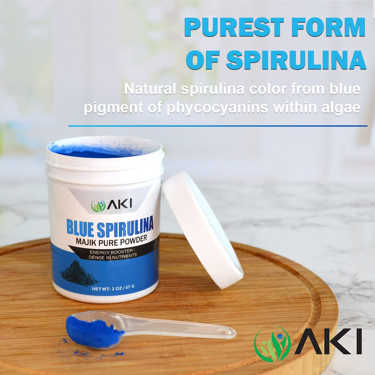Poudre de Spiruline Bleue E18 AKI ORGANIC dans un yaourt