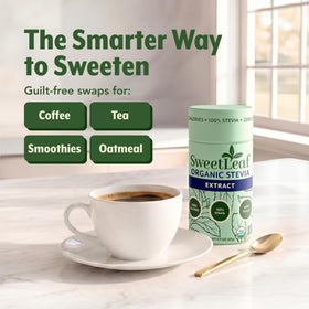 Poudre de Stévia SweetLeaf sur un fond en bois naturel