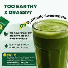 Poudre de super aliments inGreens dans un verre avec smoothie