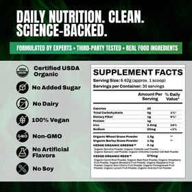 Poudre de super aliments VEDGE mélangée dans un smoothie