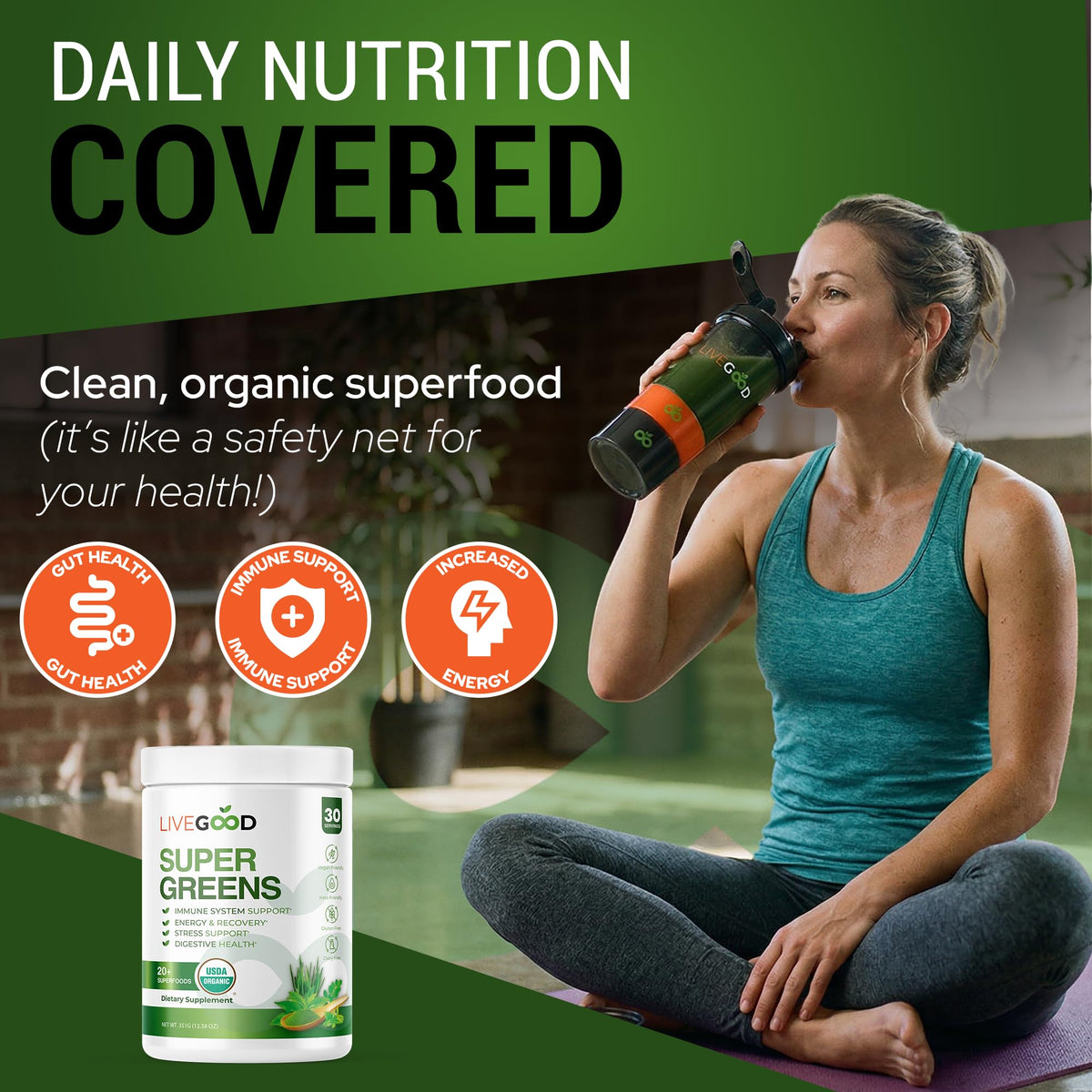 Poudre de Super Greens Bio LIVEGOOD dans un verre d'eau