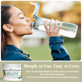 Poudre de vitamine C American Nutriceuticals mélangée dans un smoothie