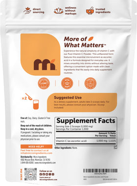 Poudre de vitamine C Micro Ingredients versée dans un smoothie