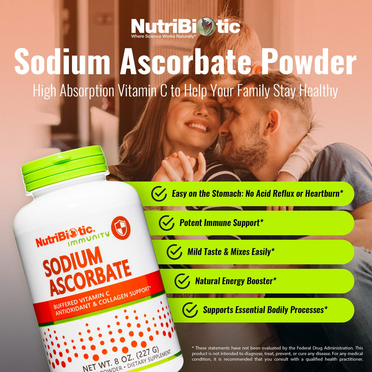 Poudre de vitamine C NutriBiotic versée dans un verre