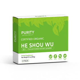 Poudre He Shou Wu sur une table en bois