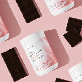 Poudre multi collagène Alaya Naturals dans un verre