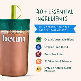 Poudre multivitamines BEAM avec des ingrédients naturels en arrière-plan