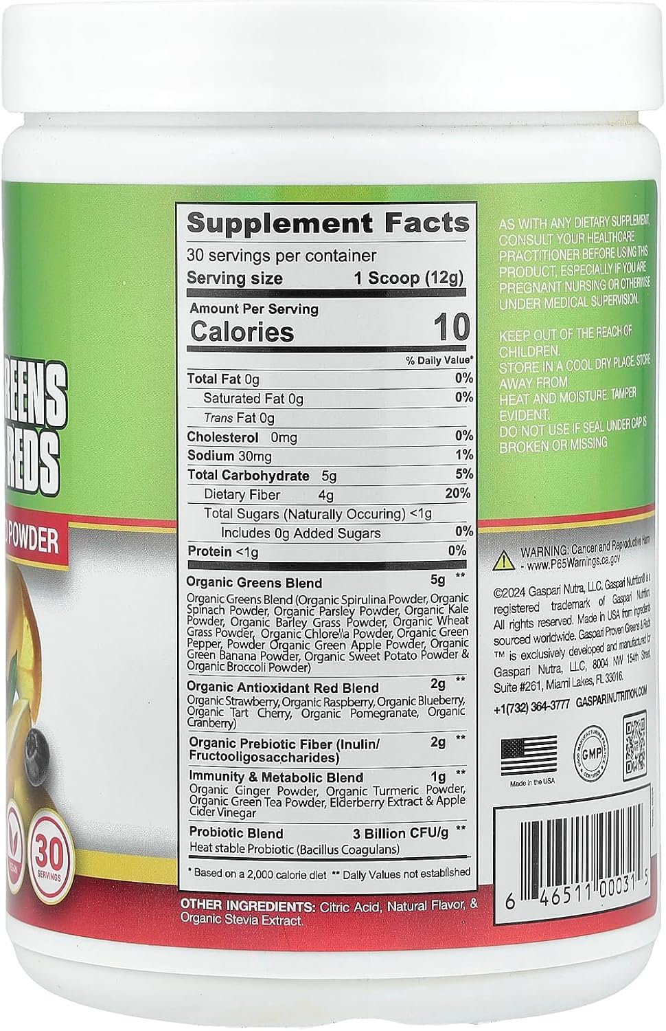Poudre super-aliment Gaspari Nutrition Greens and Reds dans un verre d'eau