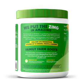 Poudre Super Greens Bio Amazing Grass à côté d'un mixeur
