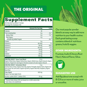 Poudre Super Greens Bio Amazing Grass avec un verre d'eau