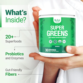 Poudre Super Greens mélangée dans un smoothie