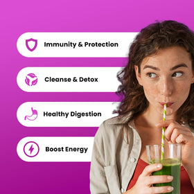 Poudre Super Greens NutraChamps 331g avec ingrédients bio en arrière-plan