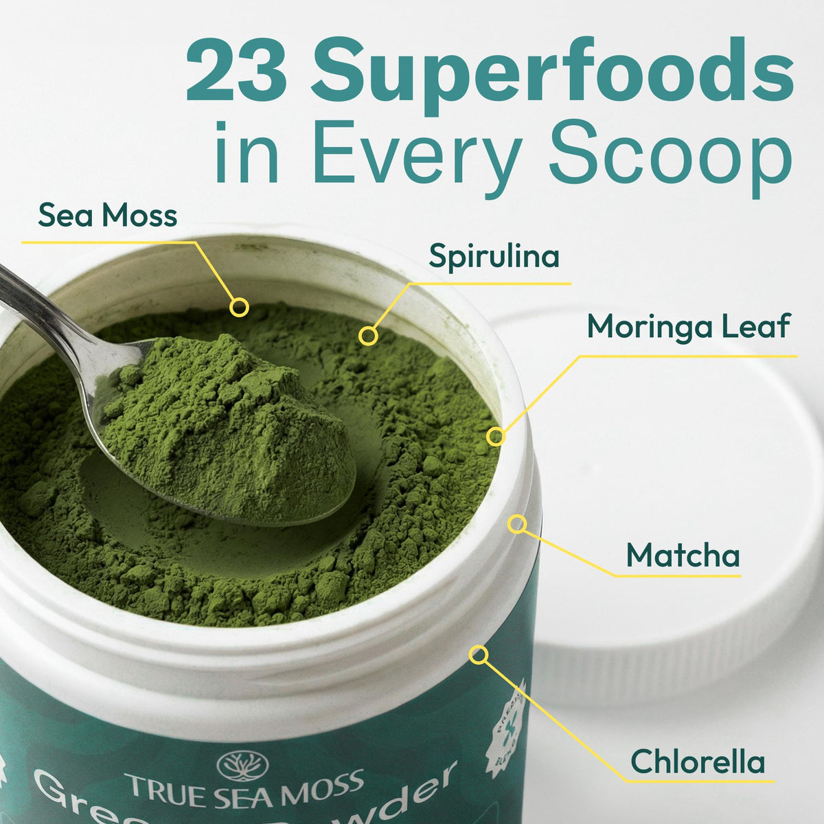 Poudre Super Greens TrueSeaMoss versée dans un verre