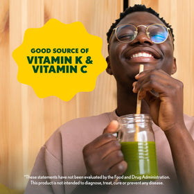 Poudre superaliment vert Amazing Grass dans un smoothie