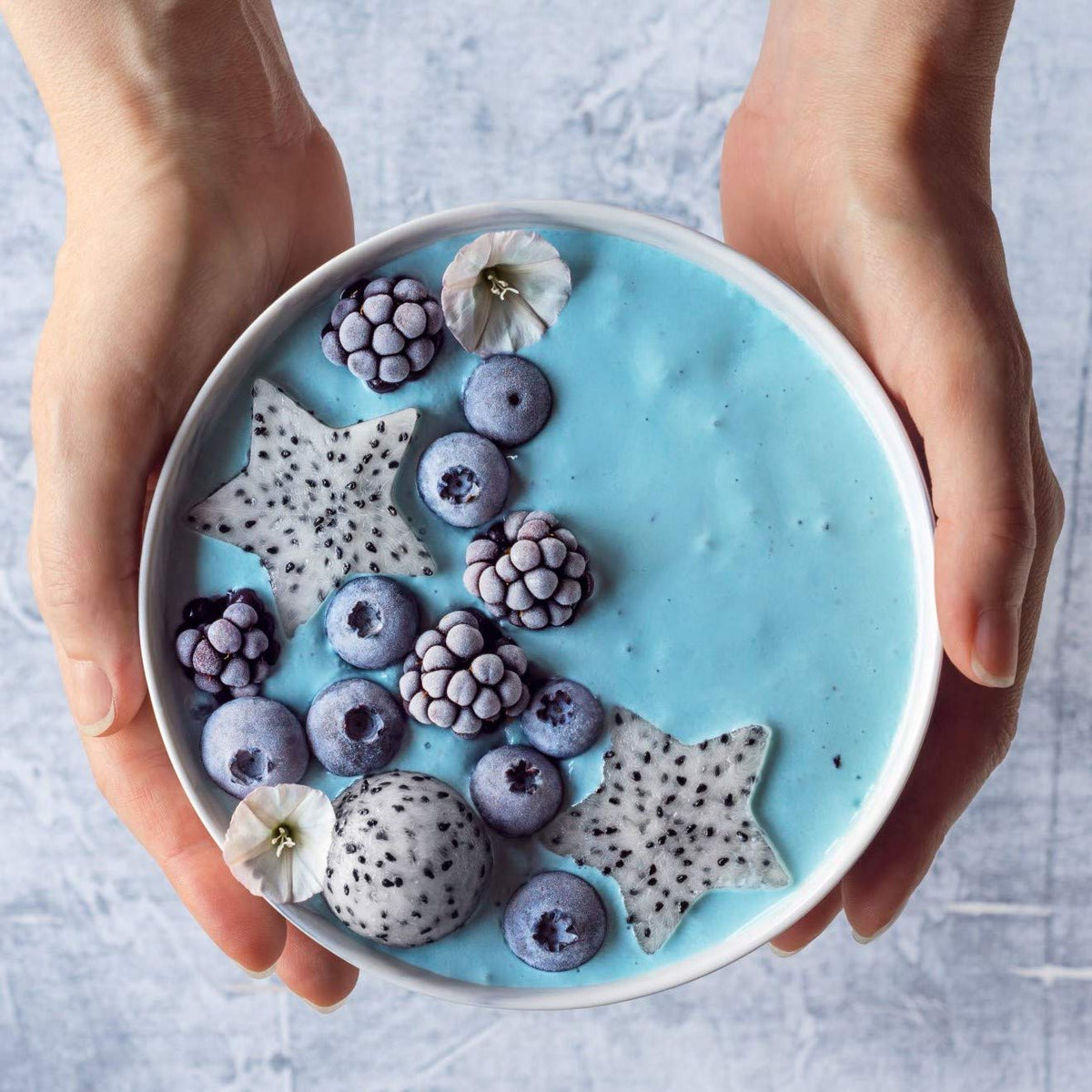 Poudres de super-aliments, y compris la spiruline bleue