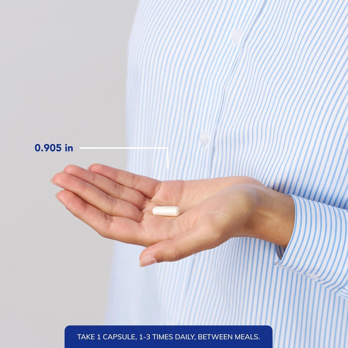 Pure Encapsulations Acides Aminés Essentiels capsules in hand