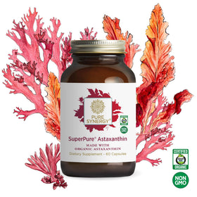 PURE SYNERGY Astaxanthin Bio avec des ingrédients naturels en arrière-plan