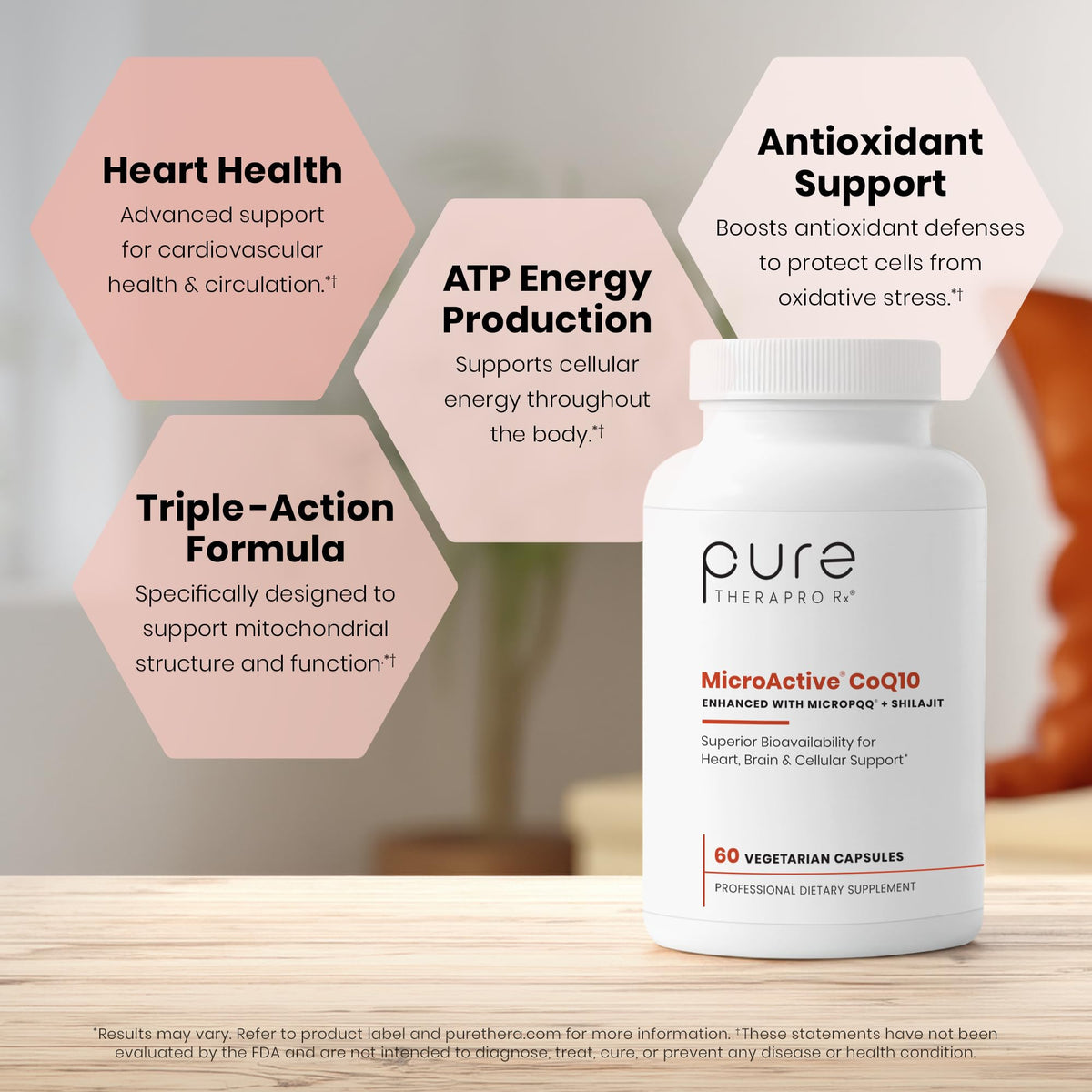 Pure Therapro Rx CoQ10 60 capsules en main sur fond blanc