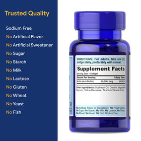 Puritan's Pride Biotine 10 000 mcg gélules dans une main