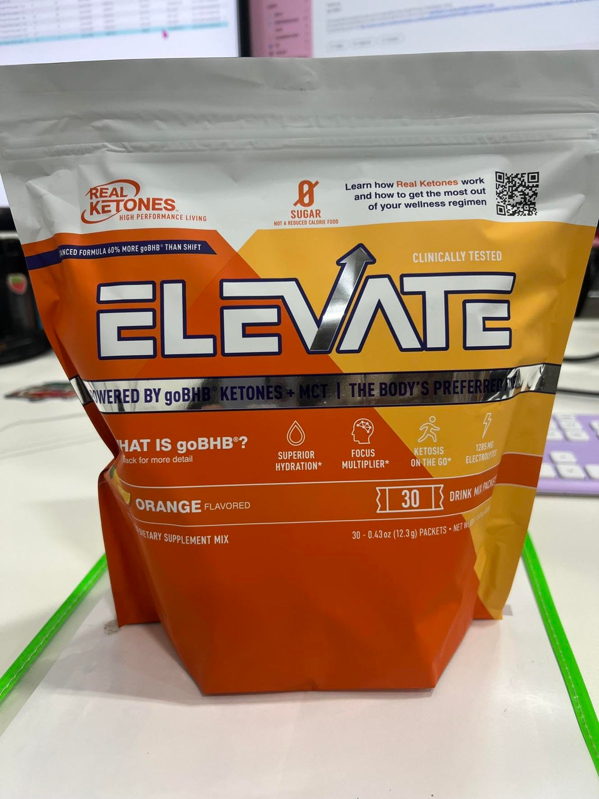 Real Ketones Poudre Exogène BHB et MCT avec étiquette visible