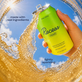 Recess Mood Lime Citrus dans un verre avec des glaçons