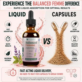 Rejuvica Health Balanced Femme avec des herbes fraîches en arrière-plan