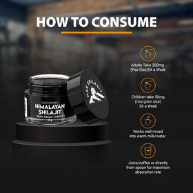 Résine de shilajit PakShilajit sur un fond en bois