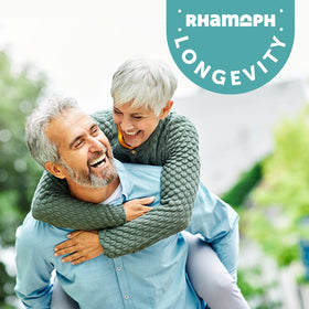 Rhameph Liposomal NAD+ sur une table avec d'autres compléments alimentaires