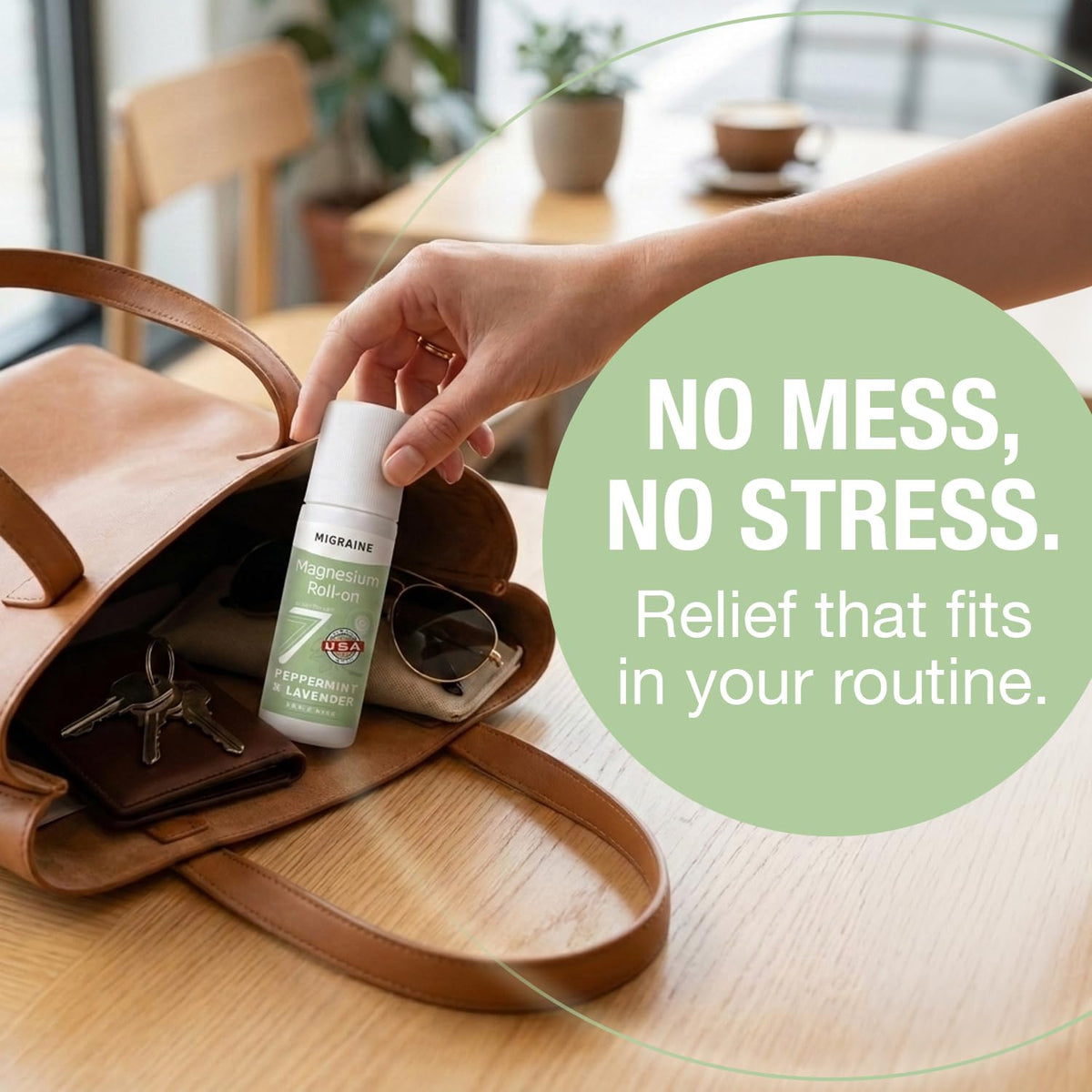 Roll-On Migraine Seven Minerals en situation de voyage dans une trousse