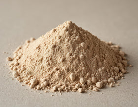 Sac de poudre d'Ashwagandha bio ouvert avec poudre visible