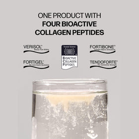 Sachet de collagène Sparkle Wellness sur une table avec un verre d'eau