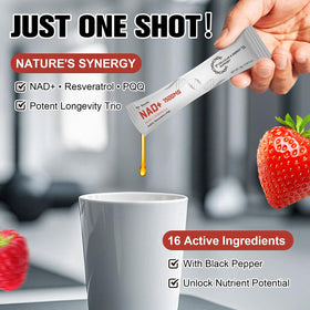 Sachet de complément liquide Totaria avec ingrédients visibles