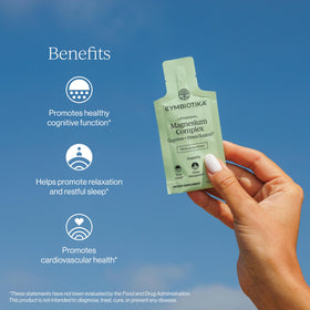 Sachet de CYMBIOTIKA Complex de Magnésium Liposomal sur une table