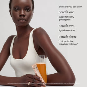 sachet de goop Beauty Morning Skin Drink Mix ouvert avec poudre à l'intérieur