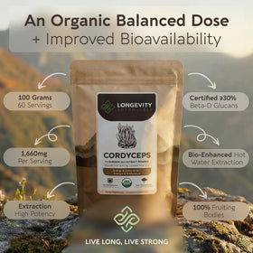 Sachet de poudre de champignon Cordyceps Longevity Botanicals sur une table