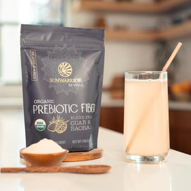 Sachet de poudre prébiotique Sunwarrior ouvert